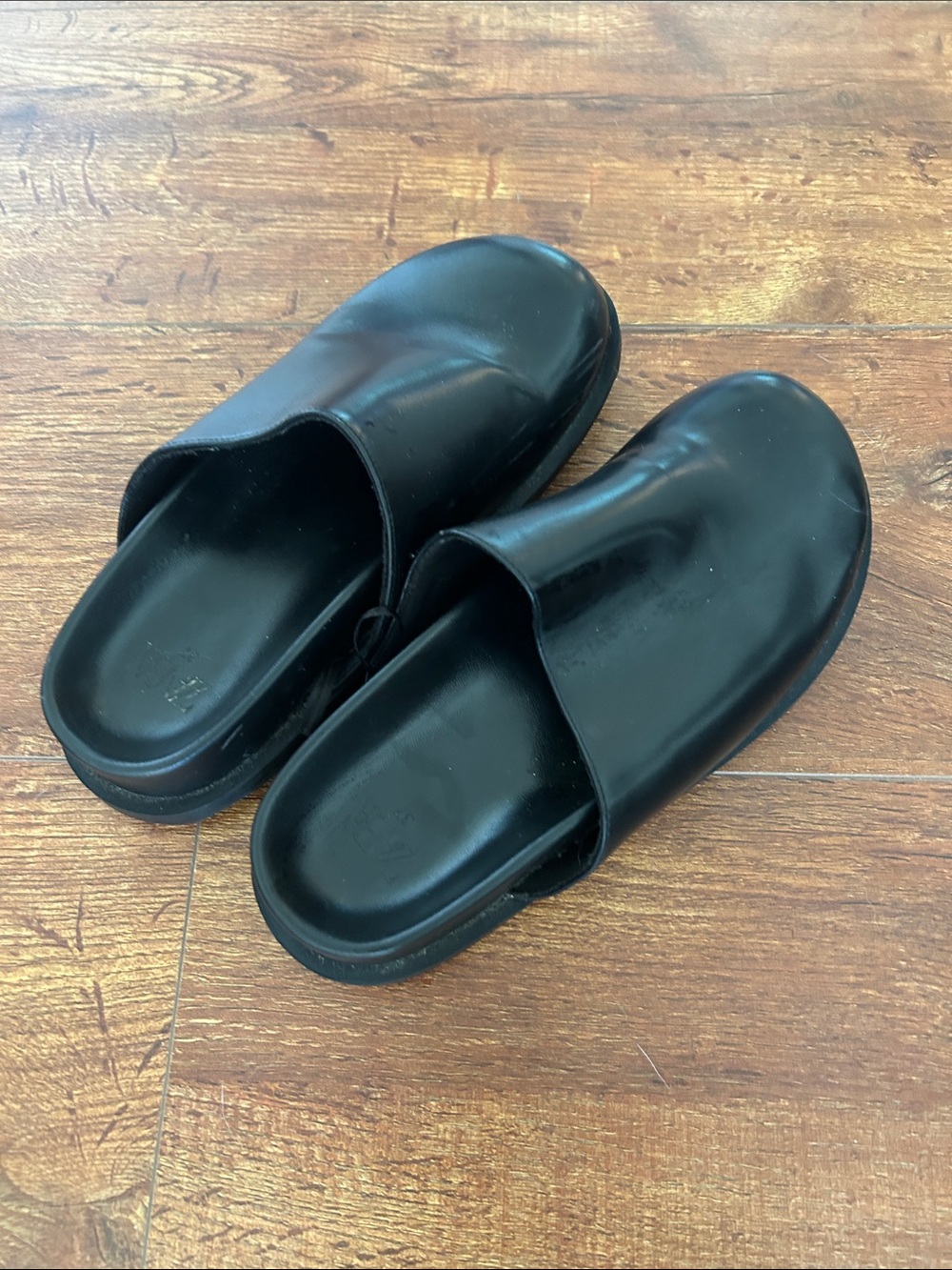 Zara Black Slip-On Rounded Toe Mules